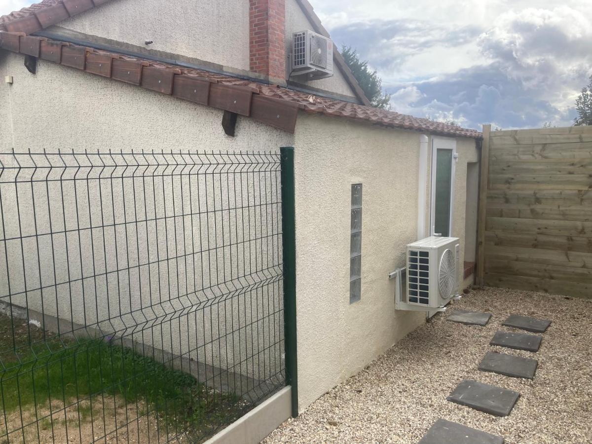 Maisonnette Neuve Avec Jardin Privatif Saran Exterior foto